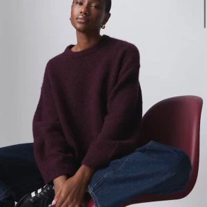 Stickad tröja - Trendig stickad tröja från Gina tricot i wool blend, helt slutsåld överallt, perfekt för sommar kvällar eller nu inför hösten.