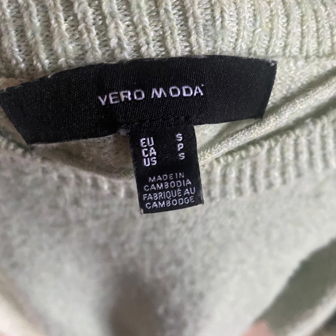 Ljusgrön stickad T-shirt Vero Moda - 1