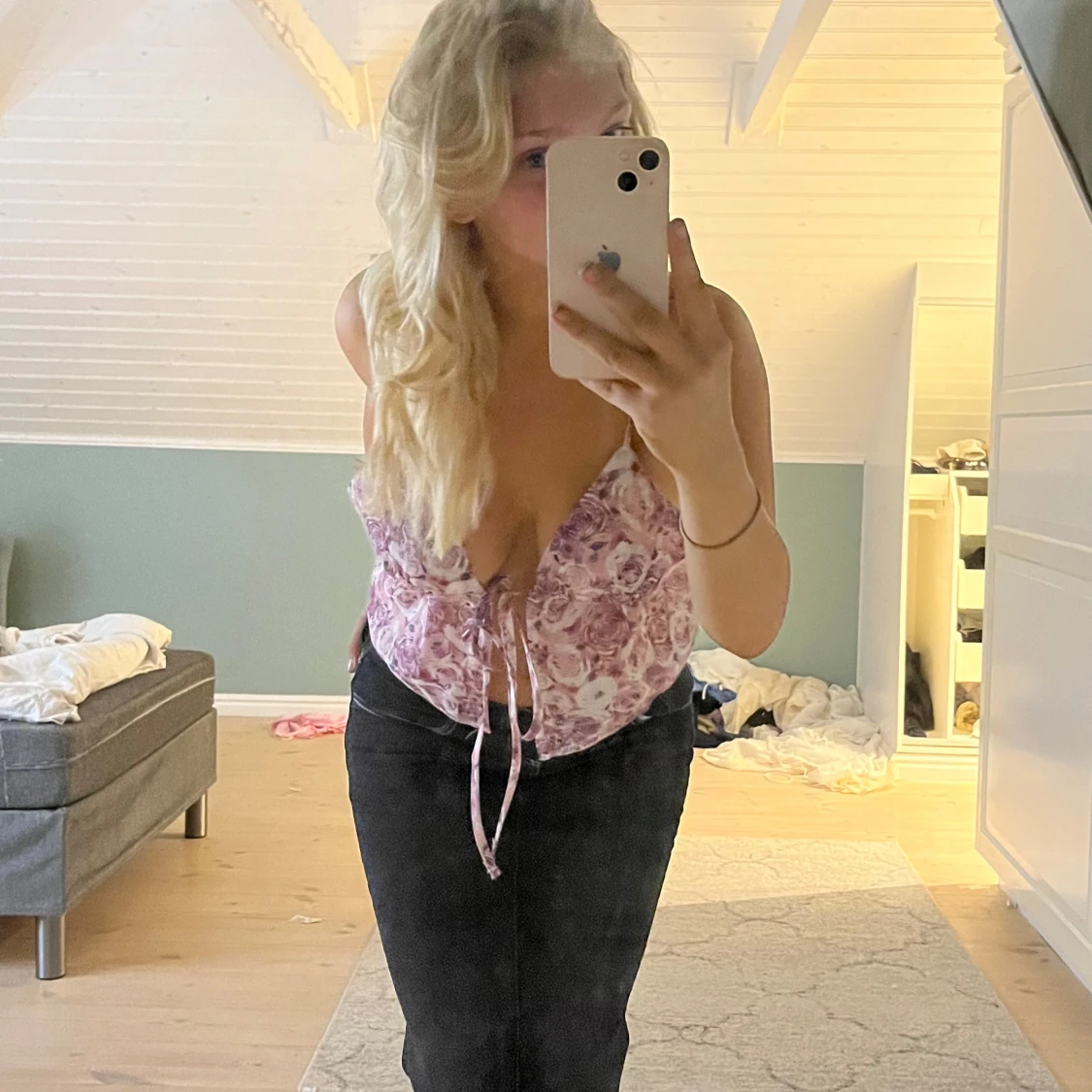 Ljuslila blommig linnetopp med knyt - 2