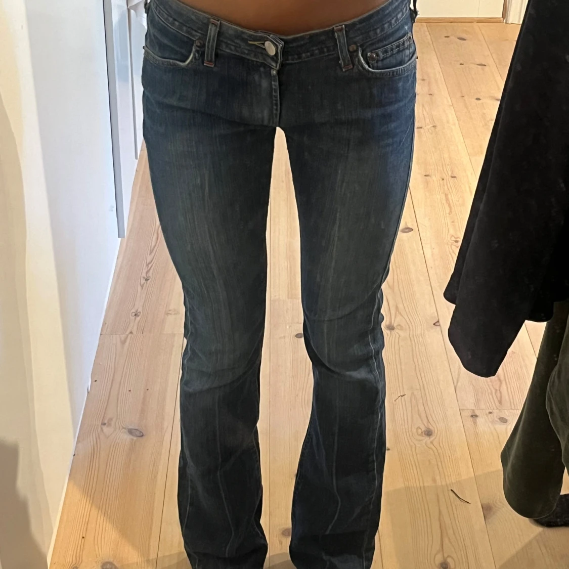 Cimarron bootcut jeans i mörkblå denim - 2