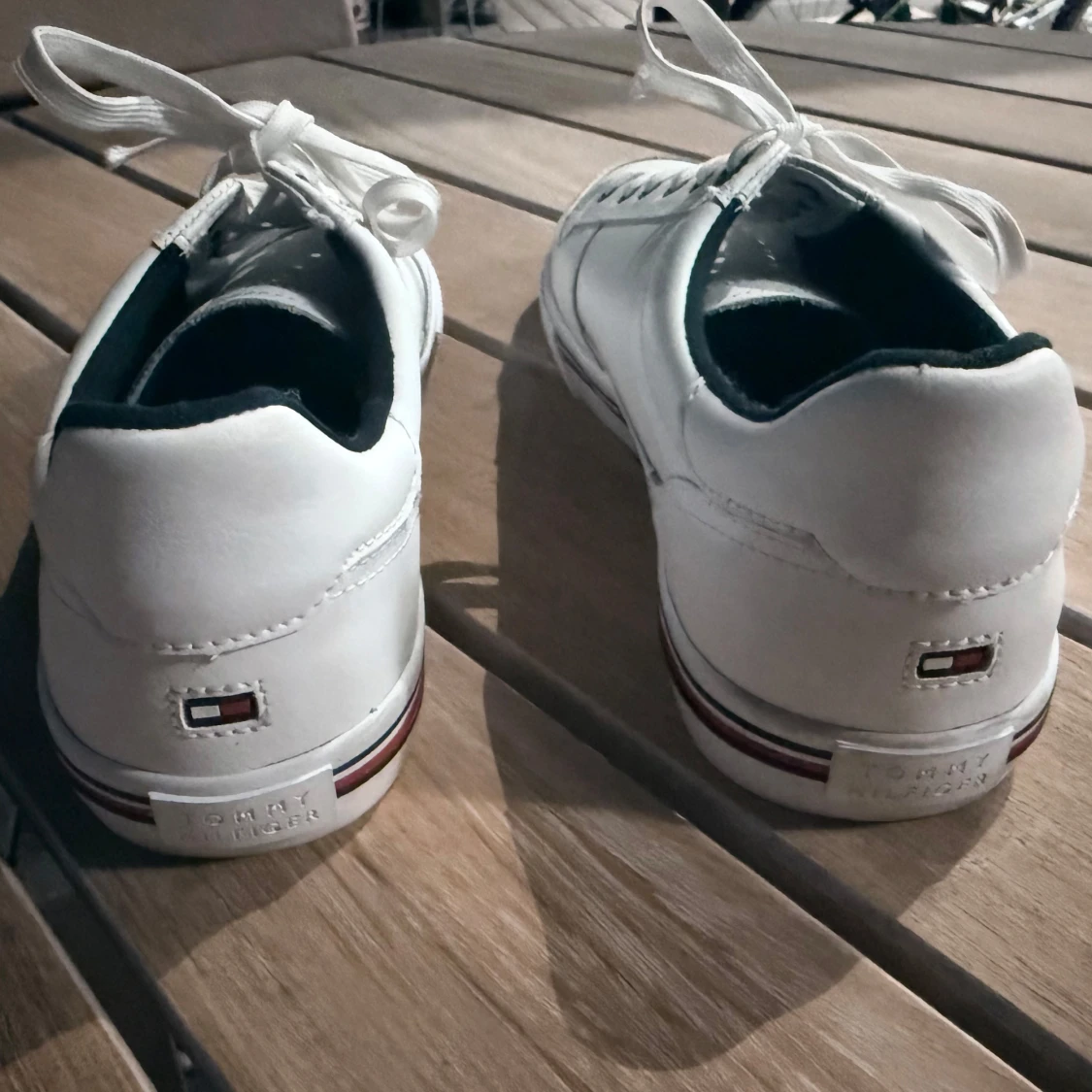 Vita sneakers från Tommy Hilfiger, storlek 40 - 1