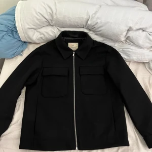 Zip jacka Jack and Jones  - Använd 1-2 gånger, storlek s 