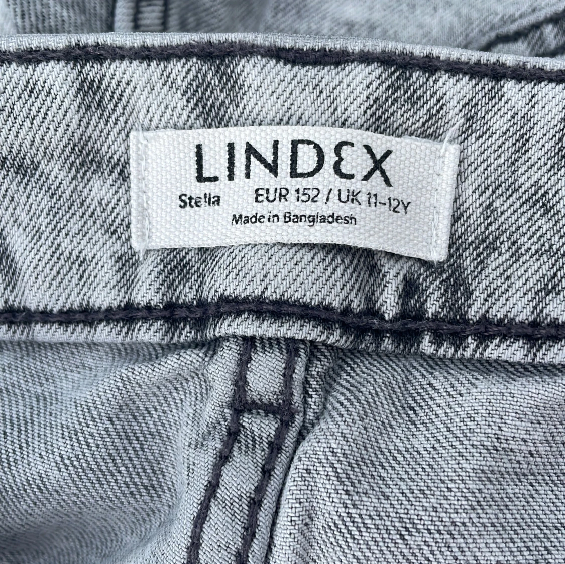 Grå raka jeans från Lindex  - 2