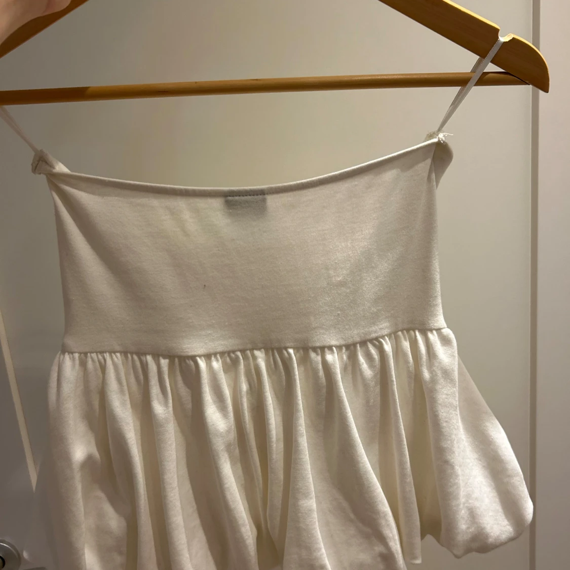 Vit volangig tubtopp Gina Tricot - 3