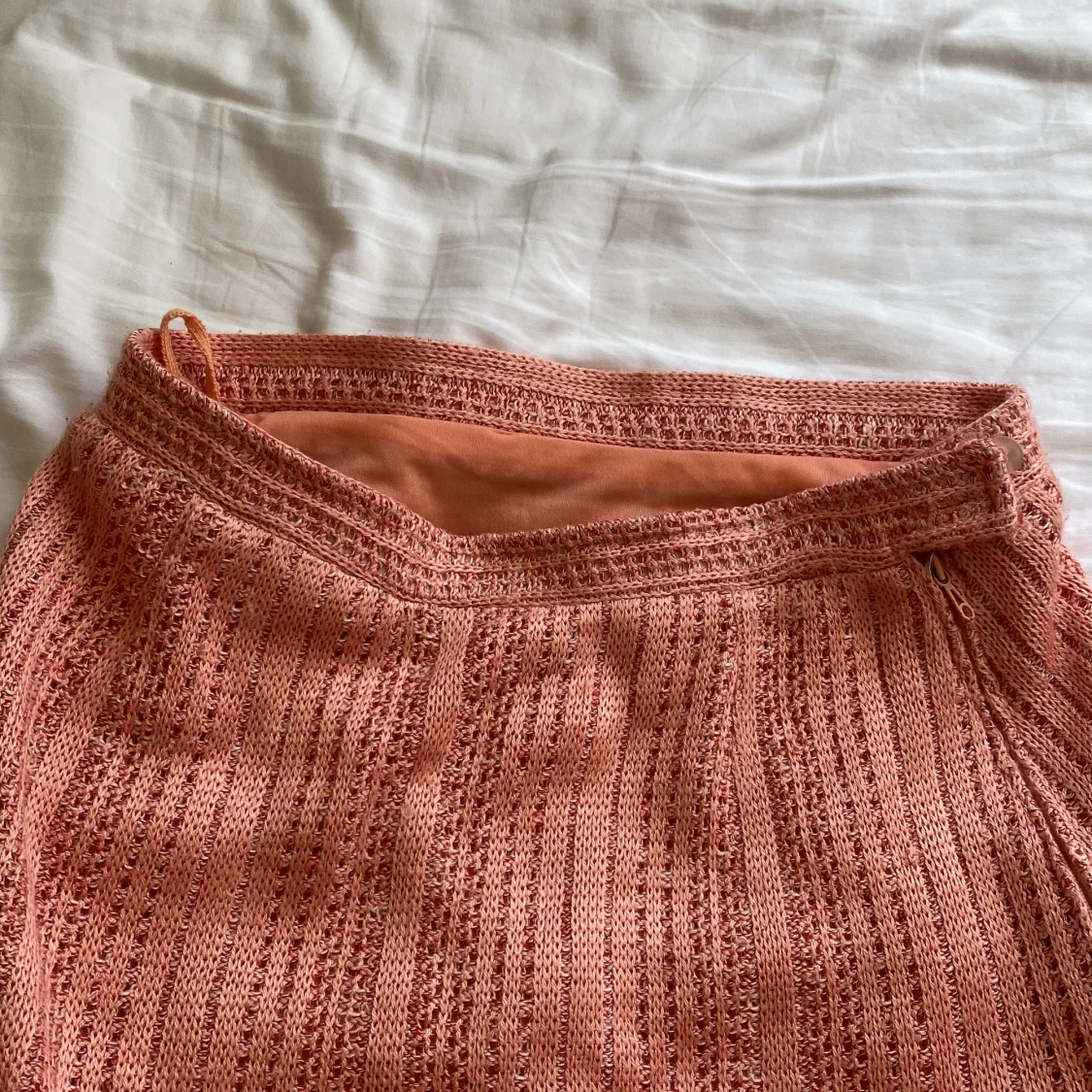 Lång stickad kjol i persikorosa - 3