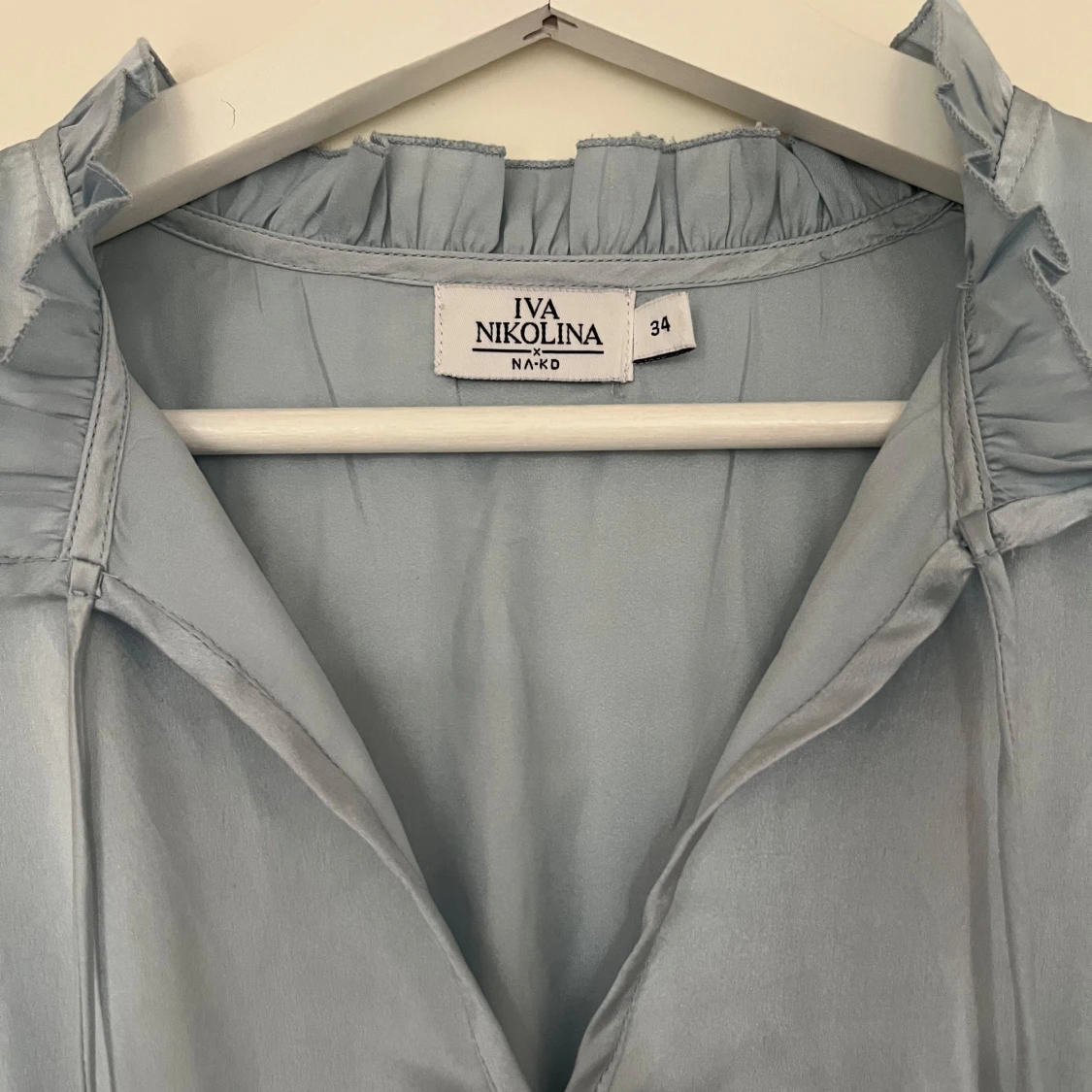 Ljusblå kortklänning från NA-KD - 3