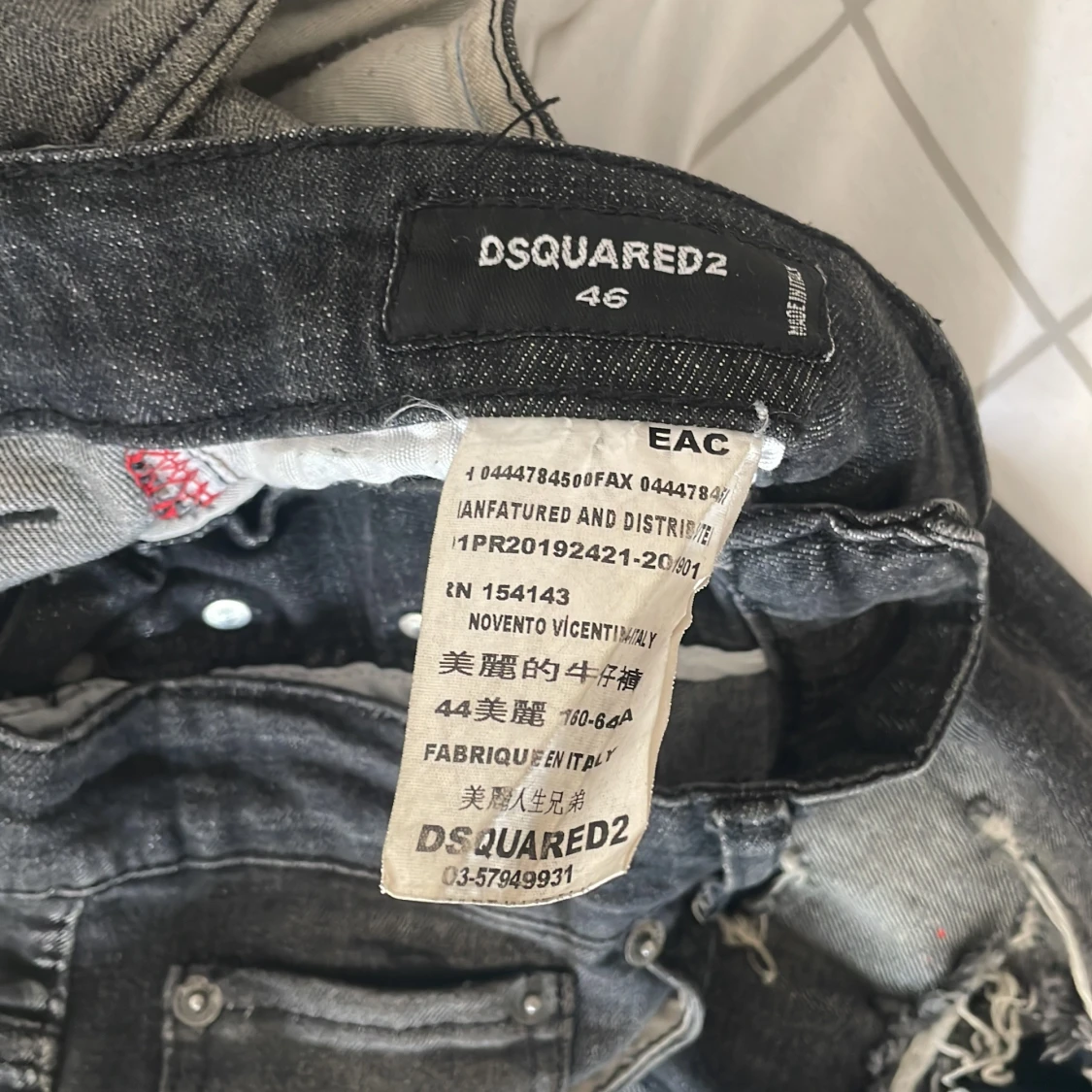 Svarta distressed jeans från Dsquared2 - 2