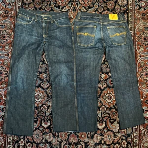 Raw nudie jeans!  - Sjukt snygga raw nudie jeans! Dessa är fint uppklippta till ungefär 30 i längd! Midja:41cm längd 95cm
