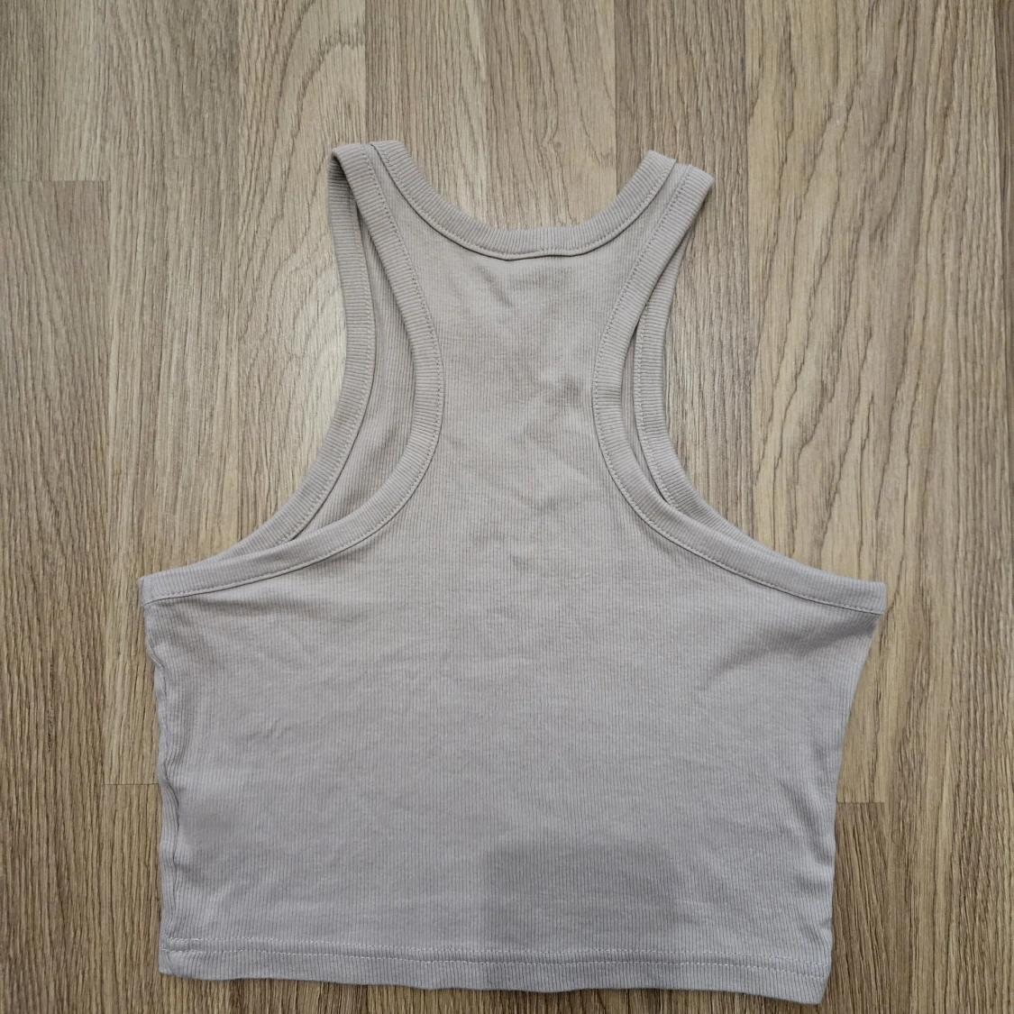 Beige ribbad croppad linnetopp - 1