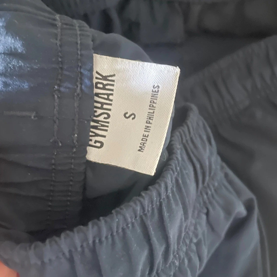 Mörkblå träningsbyxor från Gymshark - 4