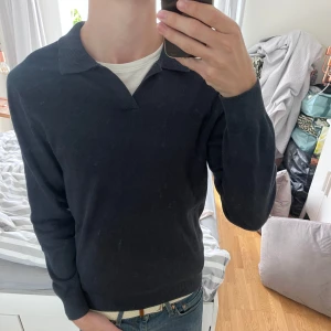 Pikétröja John Henric  - Snygg långermad pikétröja från John Henric | Storlek M | Mycket bra skick✅