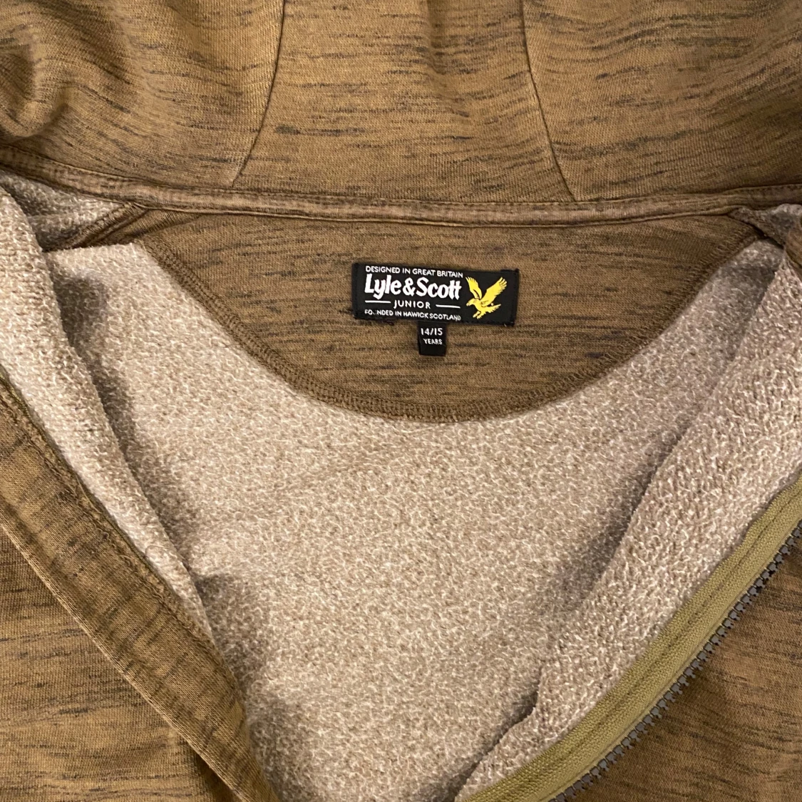 Brun hoodie från Lyle & Scott - 1