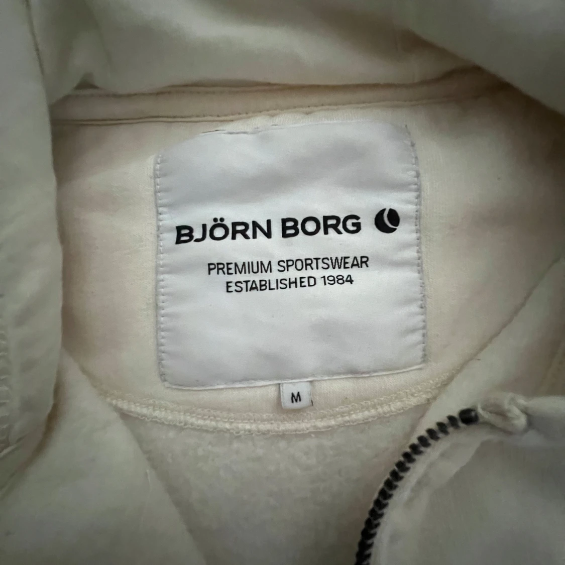 beiga hoodie från Björn Borg i storlek M.  - 2