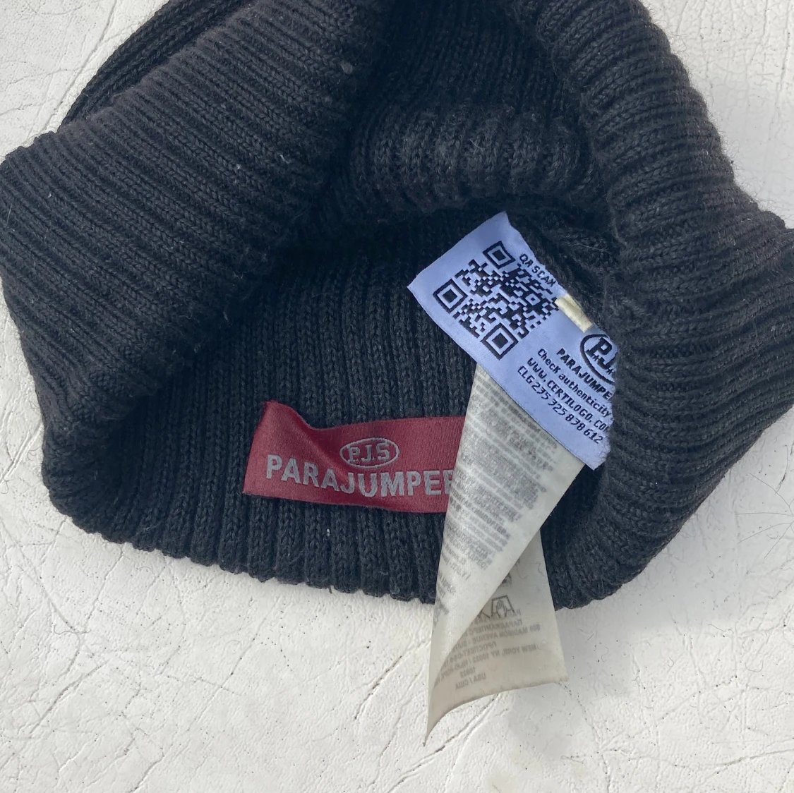 Svart ribbstickad mössa Parajumpers - 2