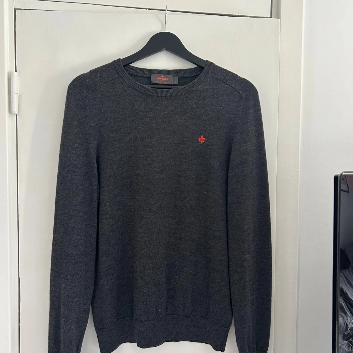 Mörkgrå tröja Morris