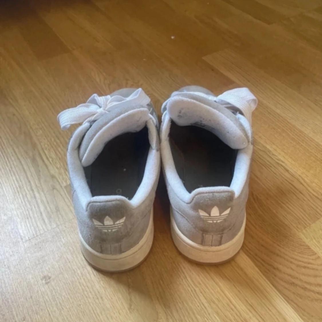 Grå Adidas campus sneakers, strl 38 - 1