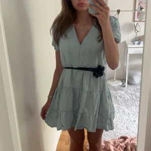 Ljusblå kortklänning  - Söt ljusblå klänning (skärpet ingår inte)💕