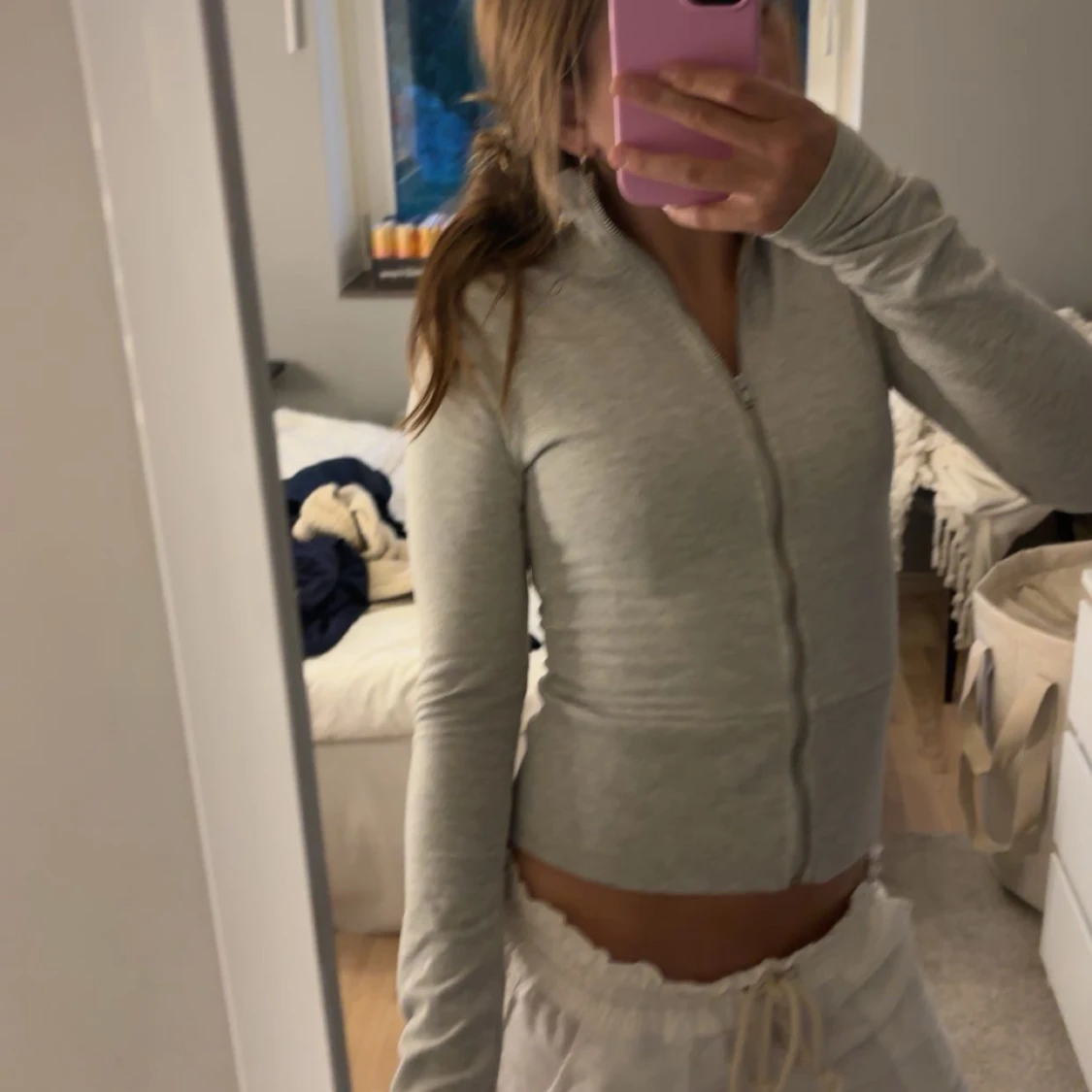 Ljusgrå zip hoodie - 1