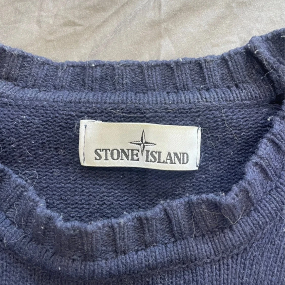 Mörkblå stickad tröja från Stone Island - 3
