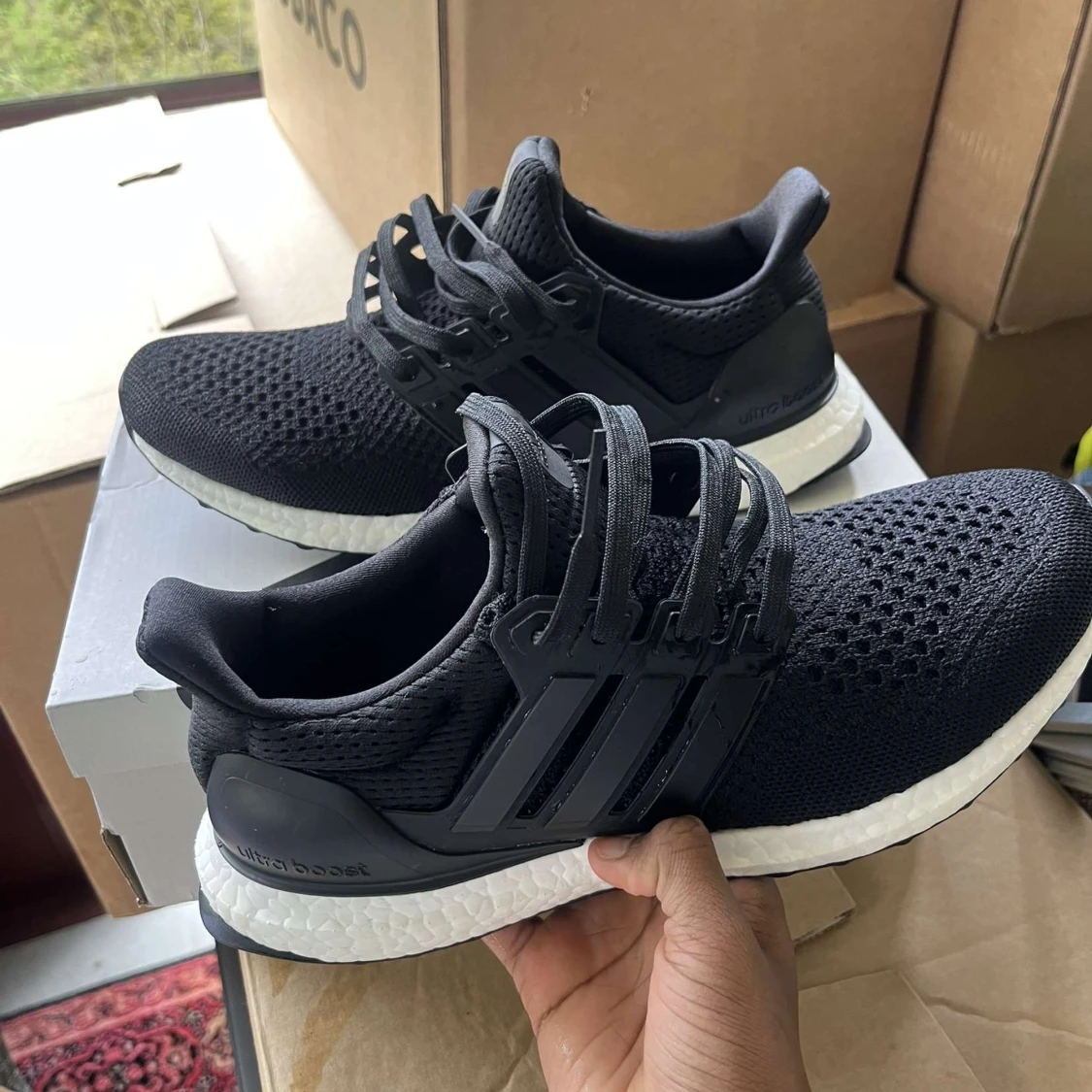 Svarta Adidas Ultraboost sneakers