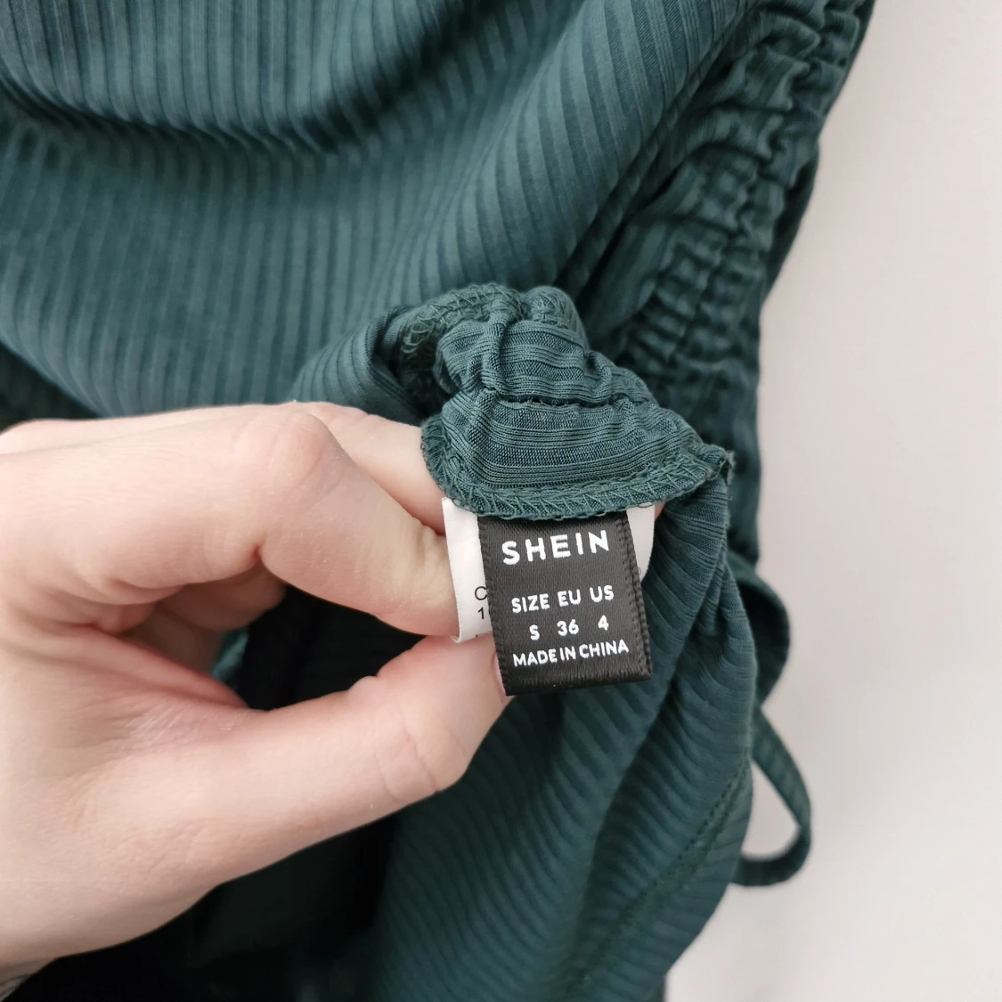 Mörkgrön ribbad klänning från SHEIN - 3