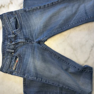 Diesel jeans - Superfina dieseljeans som är för små för mig, skulle säga att dem passar 34-36 bra. Annars är dom lite långa på mig som är 168cm typ🥰 Skriv privat för fler frågor🌟
