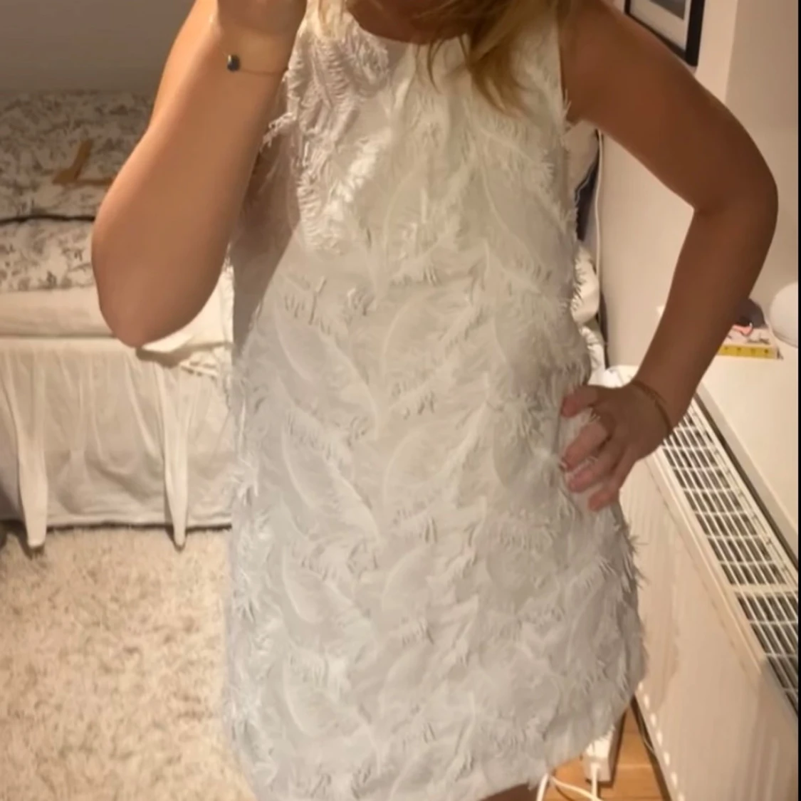 Vit fjädermönstrad kortklänning - 2