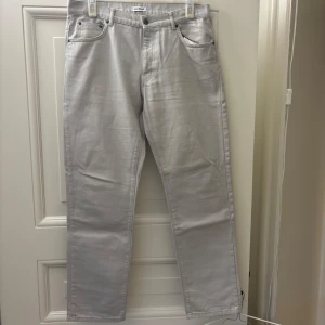 Woodbird jeans - Wordbird jeans i storleken 33/32. Använda max 3ggr. 