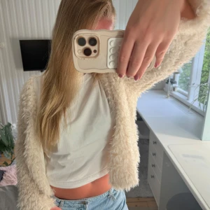 Pälsjacka - Supermjuk pälsjacka 💛💛💛