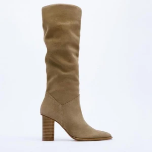 ZARA SUEDE HEELED BOOTS - Size 39, still has tags, I’ve only worn them at home trying them on around the apartment 