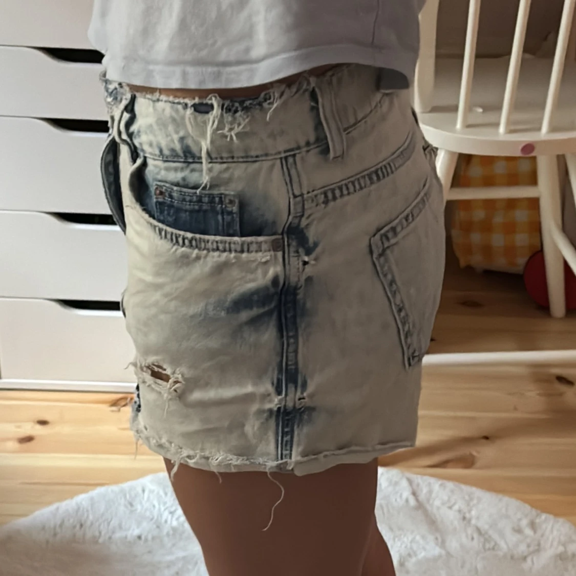 Sliten jeanskjol - 2