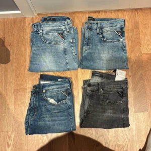 Replay jeans - Feta replays. Ingett specifikt pris utan bud från er som avgör så de blir era!