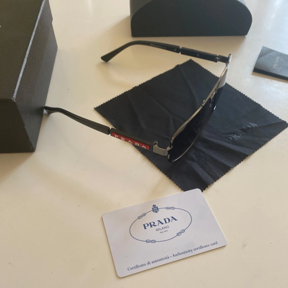 Prada solglasögon - 2