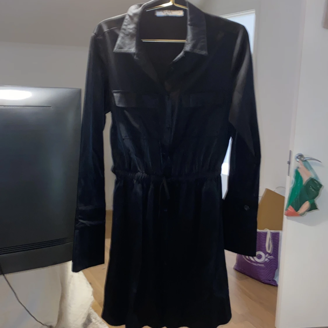 Svart skjortklänning från NA-KD