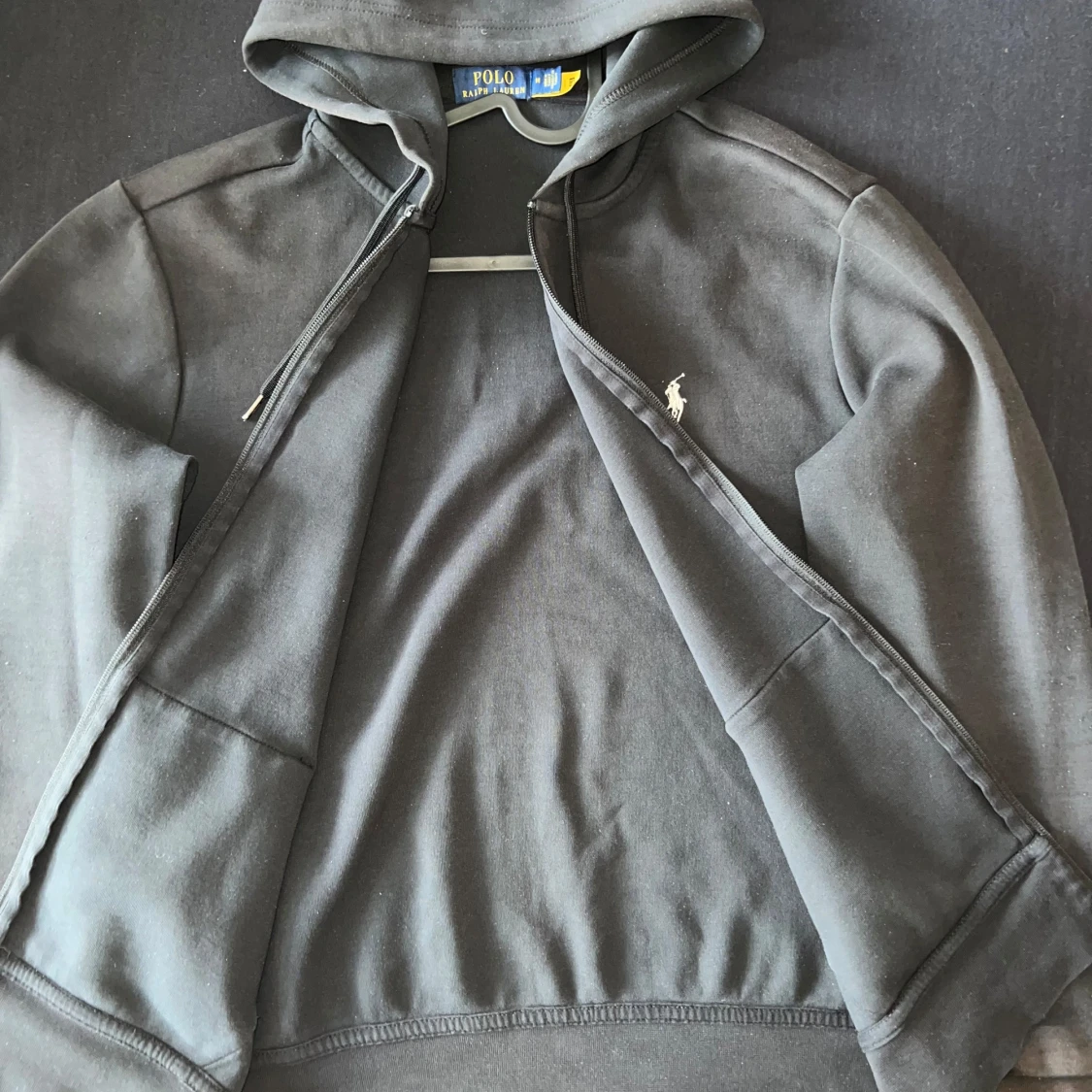 Svart hoodie från Polo Ralph Lauren - 4