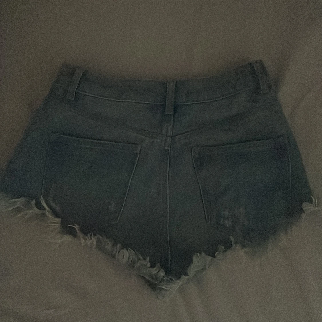 Ljusblå jeansshorts med fransar från H&M Divided - 1