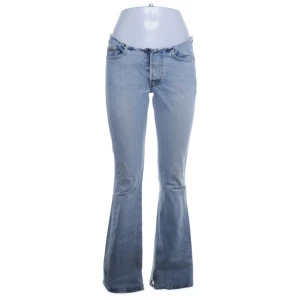 Crocker Jeans Co. - Ljusblå jeans bootcut från Crocker. Super finaaa!! Midjemått: 76. Storlek 34/36