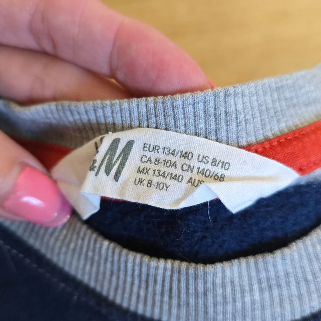 Beiga chinos från Lindex, stl 140 och sweatshirt stl 134/140 - 2