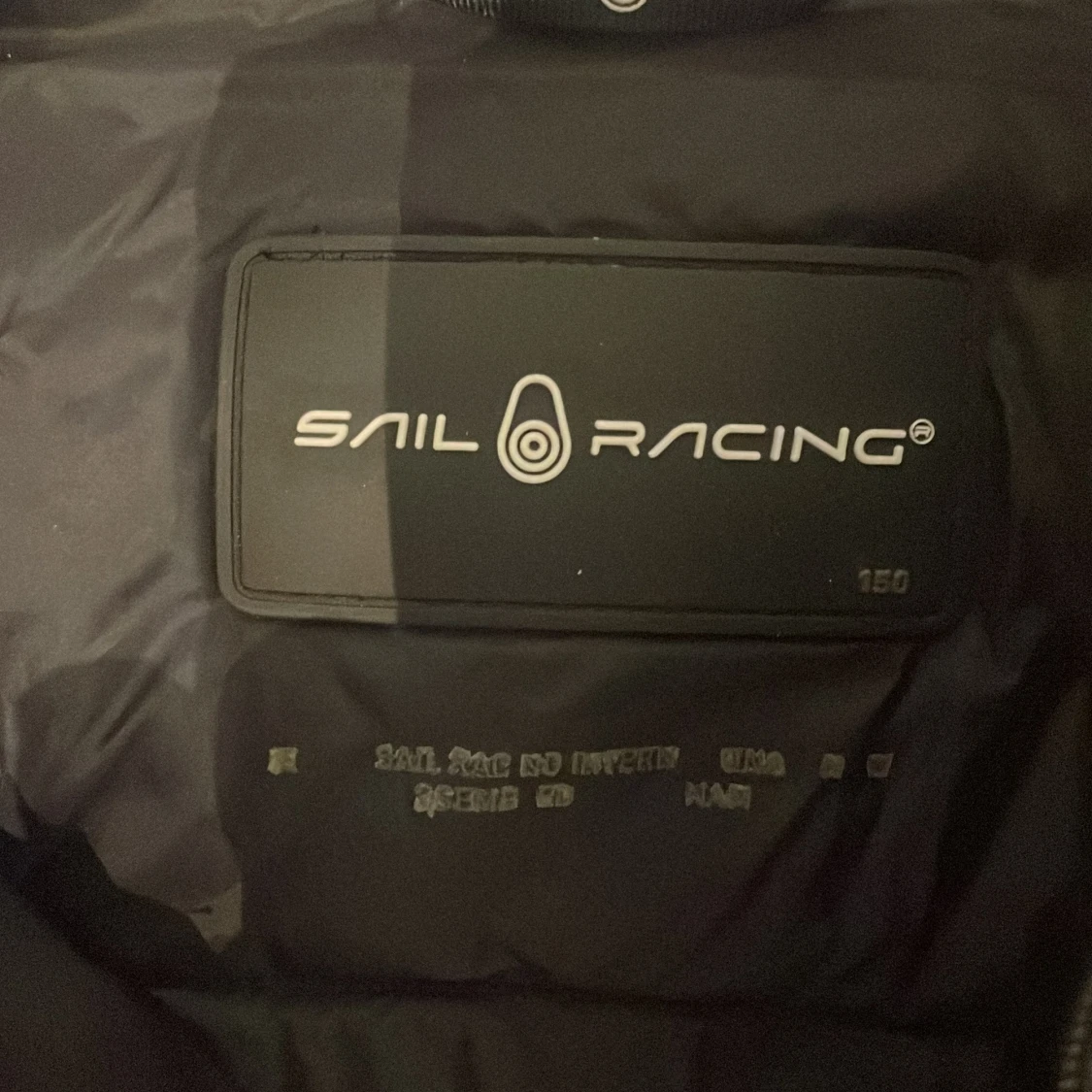 Svart dunväst från Sail Racing - 2