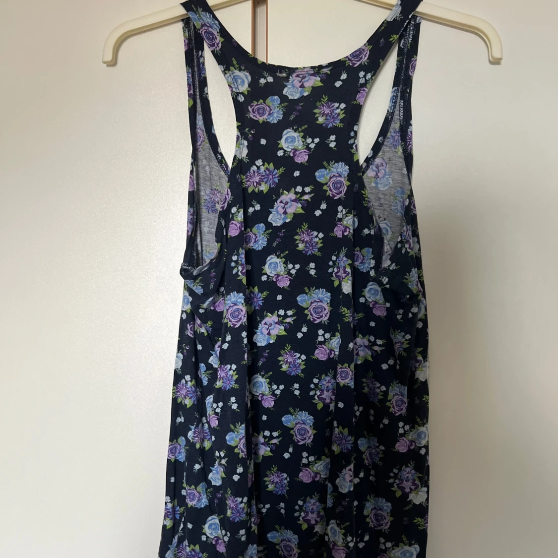 Blommig linne med peacemärke - 2