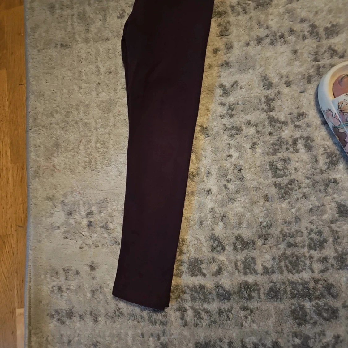 Mörklila långärmad tröja med igelkottmotiv med byxor - 1