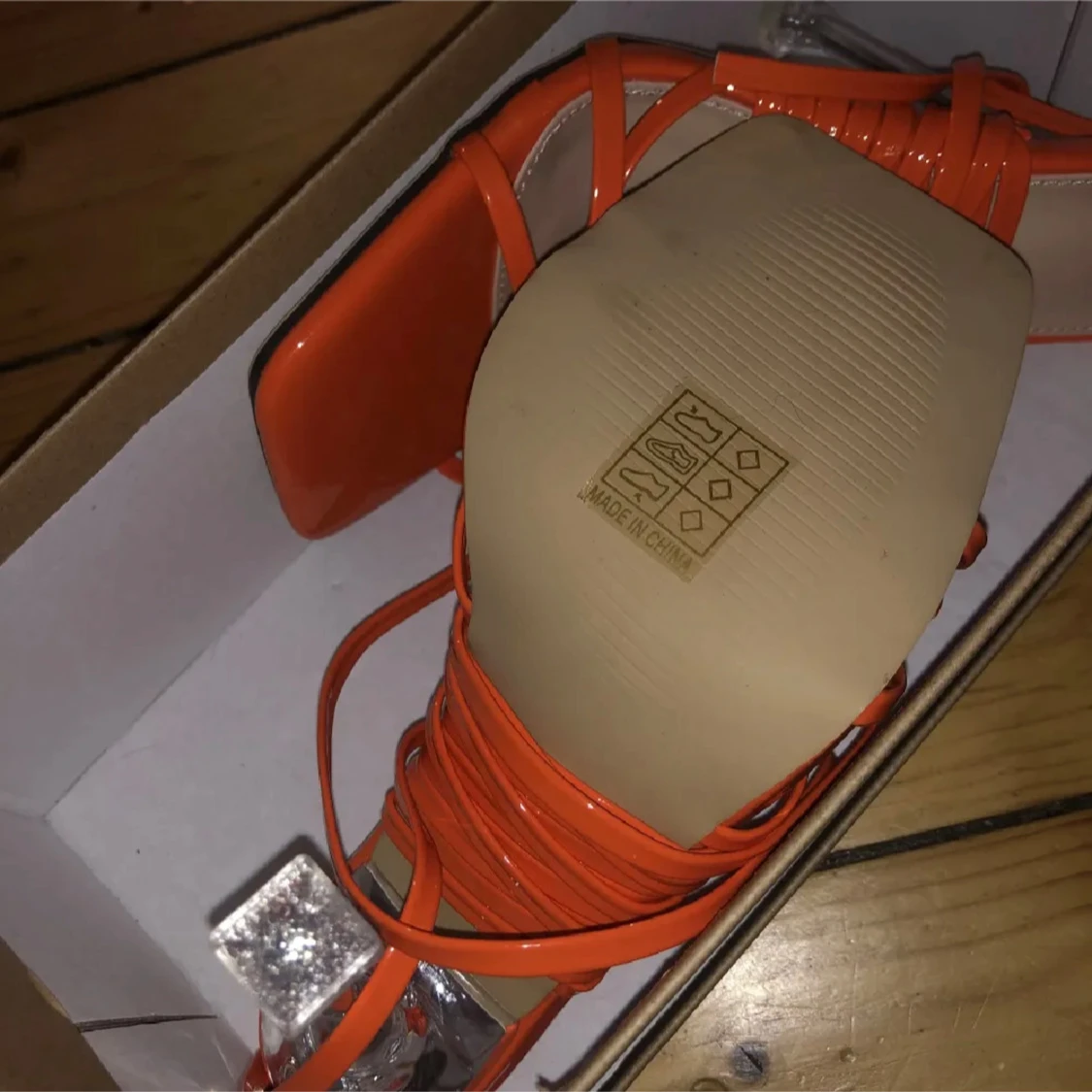 Klackar med snörning och öppen tå - 2