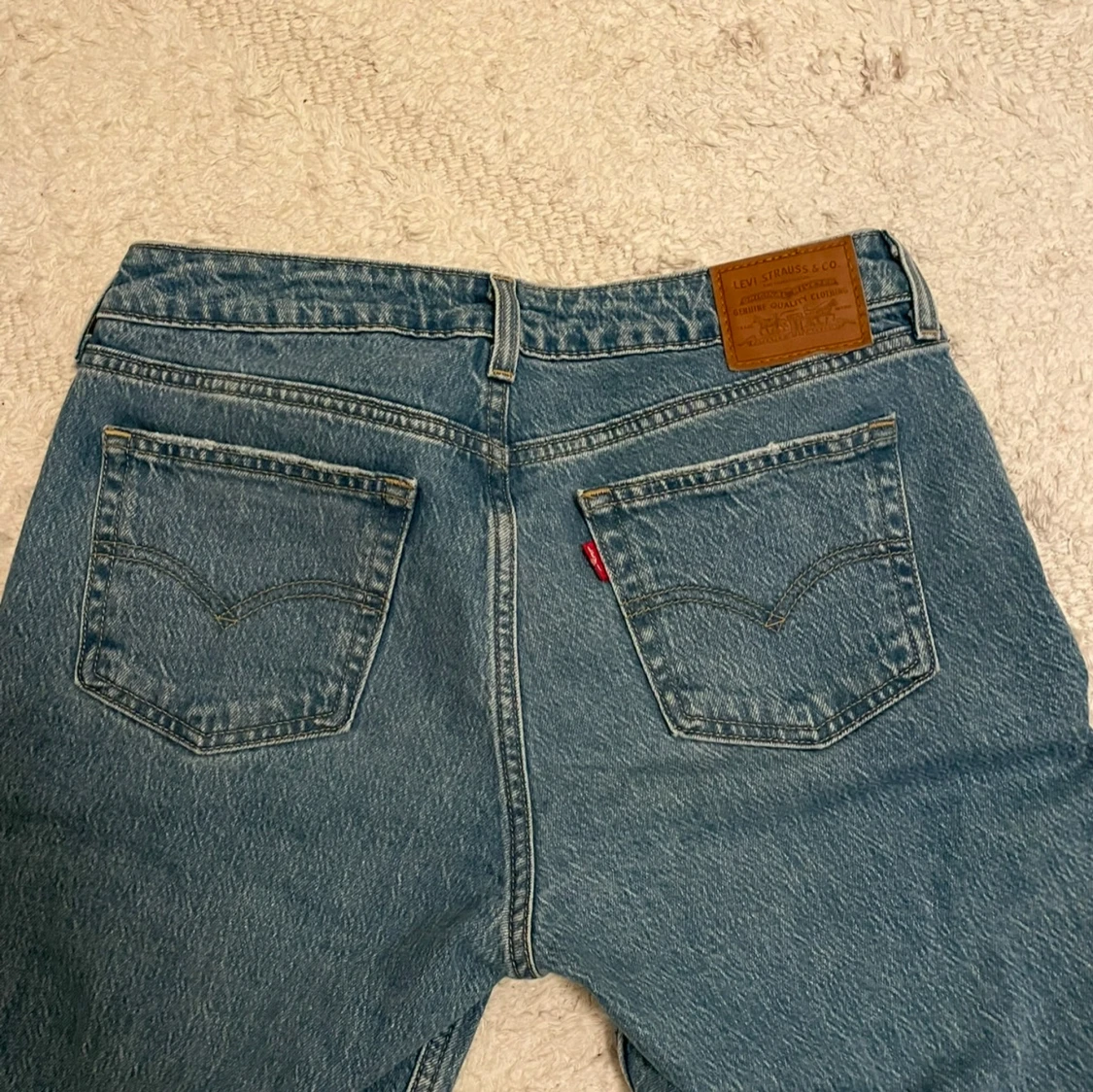 Blå bootcut jeans från Levi's - 4