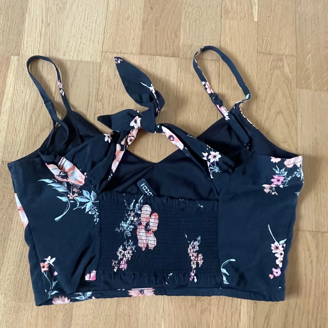 Blommig croppad linnetopp från H&M Divided - 1