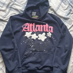 Spid3r hoodie - Riktig skyts tröja från Vinted. Säljer för att den inte riktigt är min still.