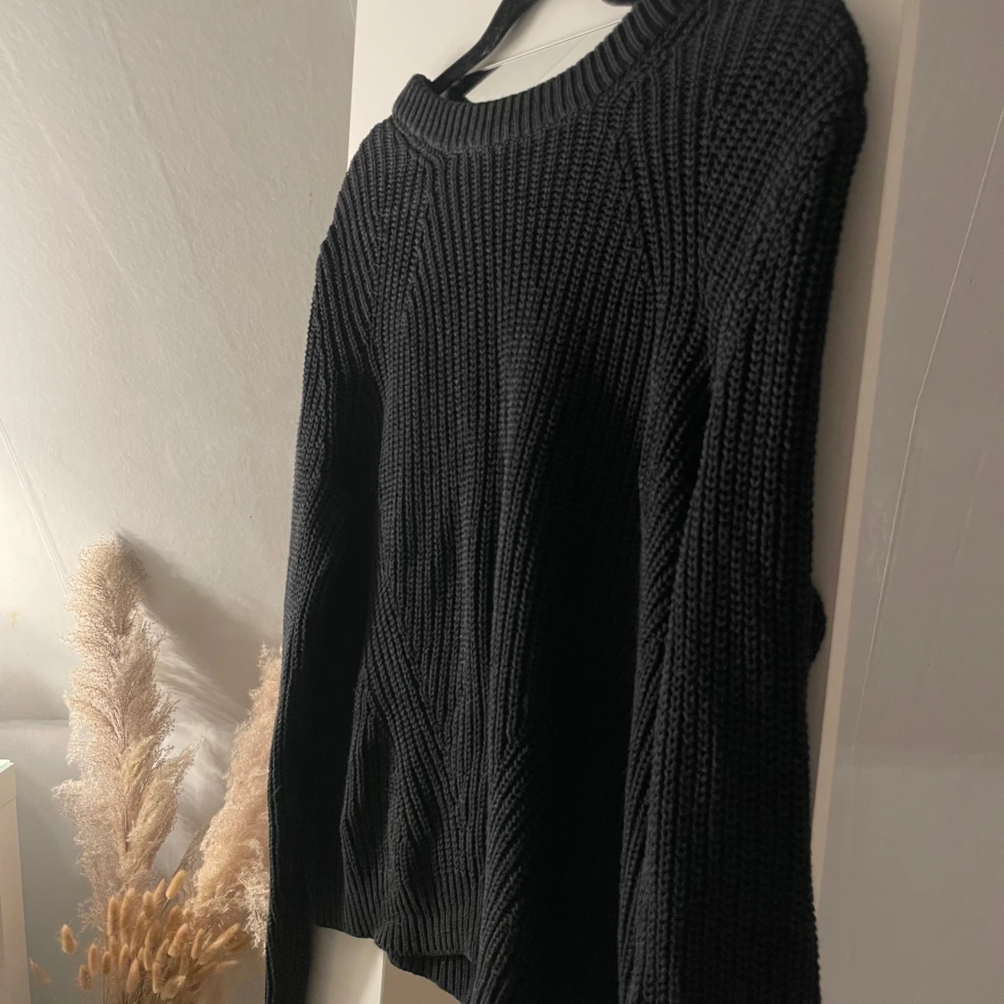 Svart stickad tröja från H&M BASIC