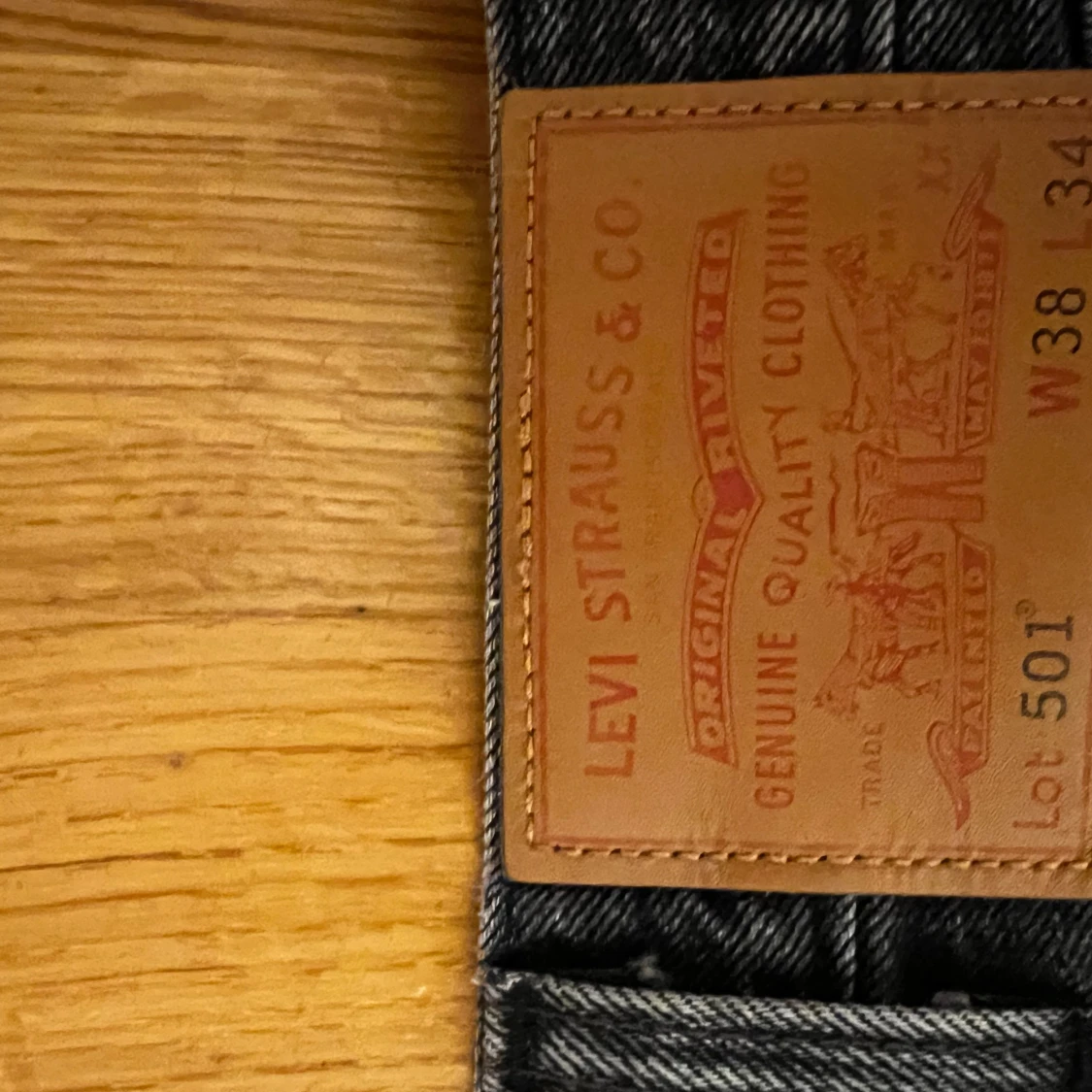 Levi's 501 svarta jeans W38 L34 - 2