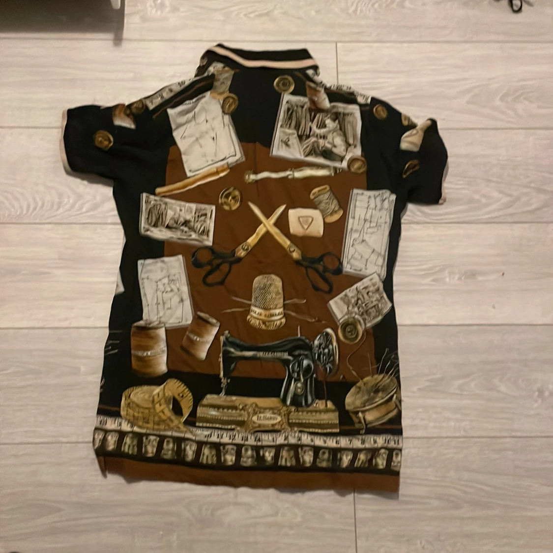 Mönstrad kortärmad skjorta från Dolce & Gabbana den är äkta - 1