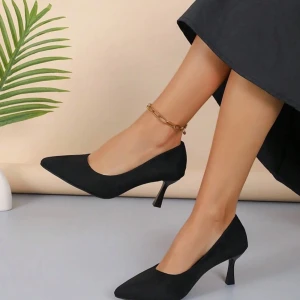 Svarta klackar - Samett material, oanvända