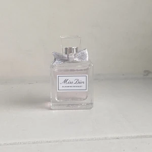 Miss Dior parfym  - Miss dior parfym, blooming bouquet!! 5 ml! 